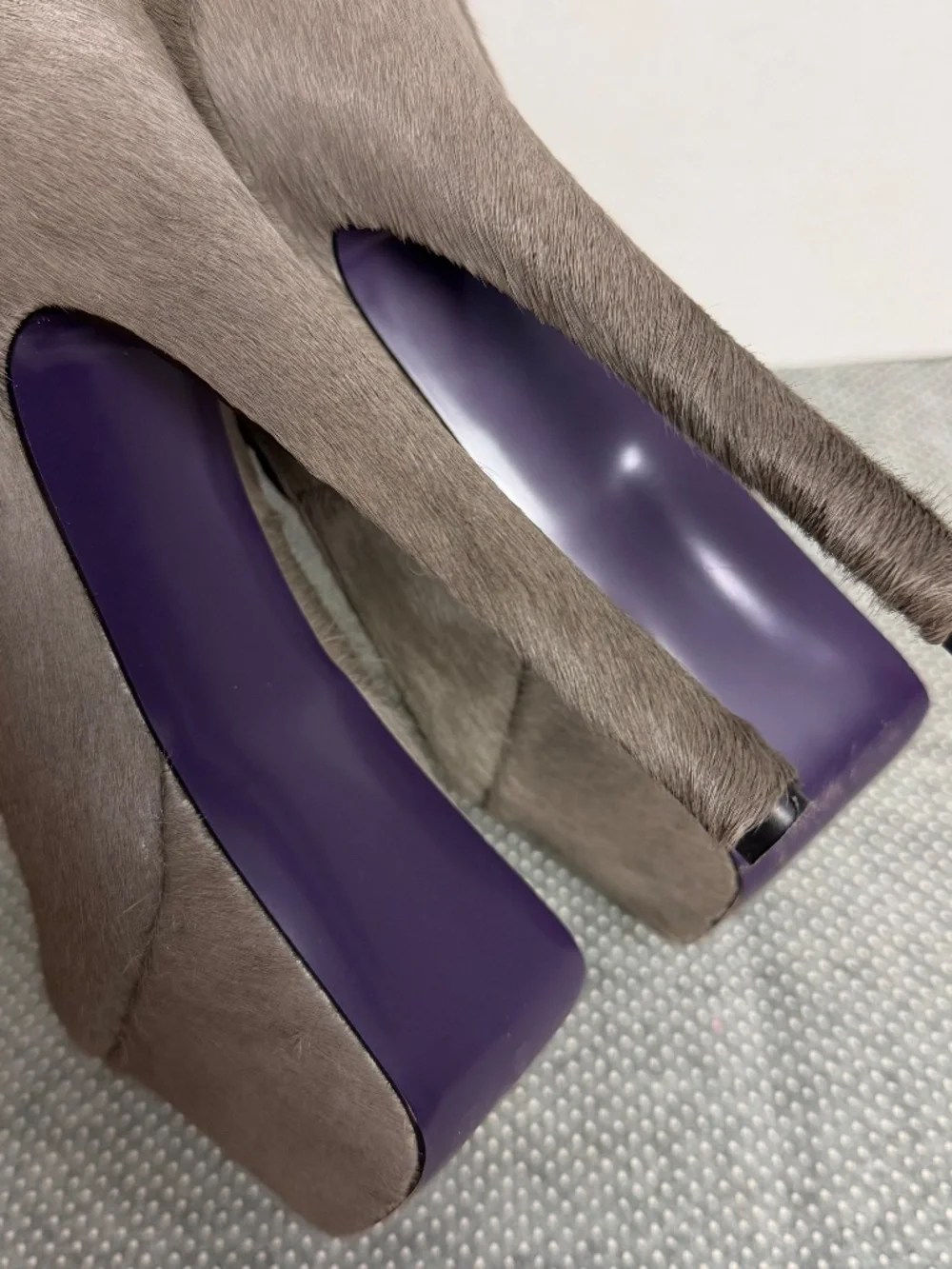 London Trash Gray Pony Hair Platform Lace-Up Heels Pumps Women's Size 8